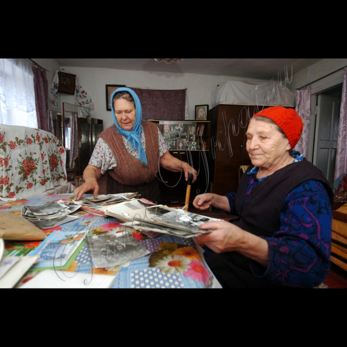 4 лютого 2010 Донецька область, місто Шахтарськ. Пенсіонерки, жительки Шахтарська.