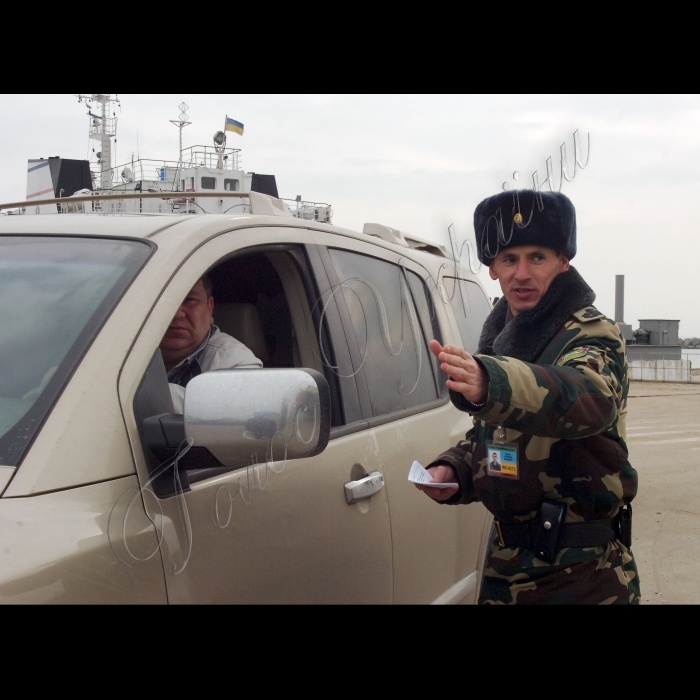 17 лютого 2010 Крим, Керч.
Міжнародний пункт пропуску для паромного сполучення
(паромна переправа в Росію на Таманський півострів).
