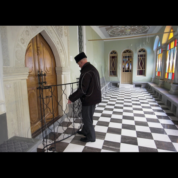 20 лютого 2010 Крим, Євпаторія.
Головна кенаса кримських караїмів.