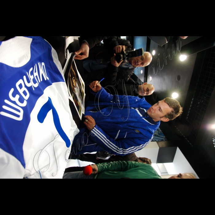 26 лютого 2010 біля стадіону «Динамо» імені Валерія Лобановського відкрито клубний магазин київського «Динамо». У відкритті взяли участь гравці Динамо А. Шевченко, А. Мілевський, Т. Михалик.