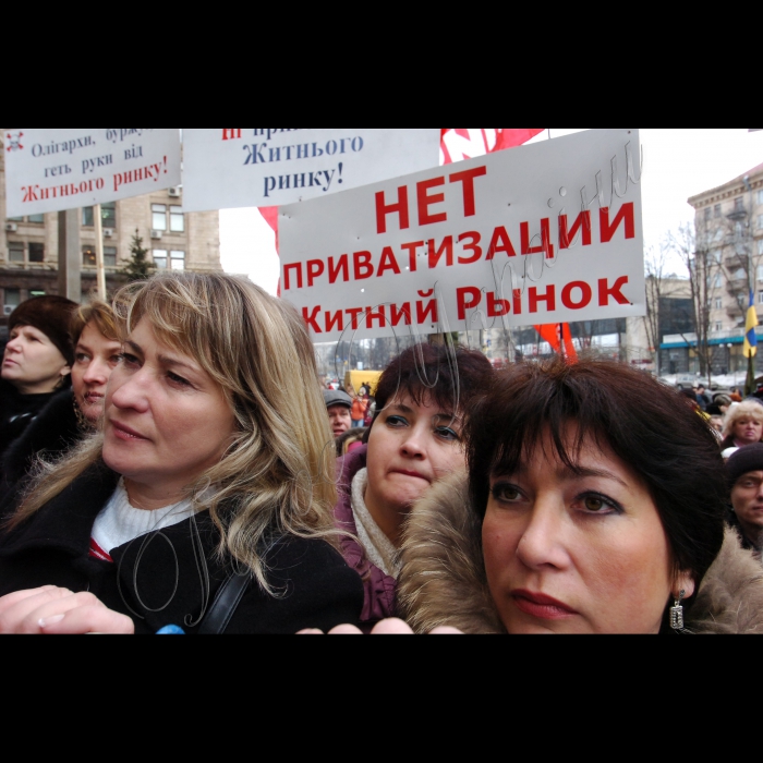 26 лютого 2010 пікети біля КМДА проти незаконного рішення Київміськради про приватизацію столичних ринків «Володимирський» і Житній, а також на підтримку підприємців і робітників цих ринків.
Під час заходу відбувся символічний ярмарок, в рамках якого робітники ринків торгуватимуть продуктами і товарами.