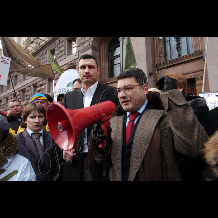 26 лютого 2010 пікети біля КМДА проти незаконного рішення Київміськради про приватизацію столичних ринків «Володимирський» і Житній, а також на підтримку підприємців і робітників цих ринків.
Під час заходу відбувся символічний ярмарок, в рамках якого робітники ринків торгуватимуть продуктами і товарами.
