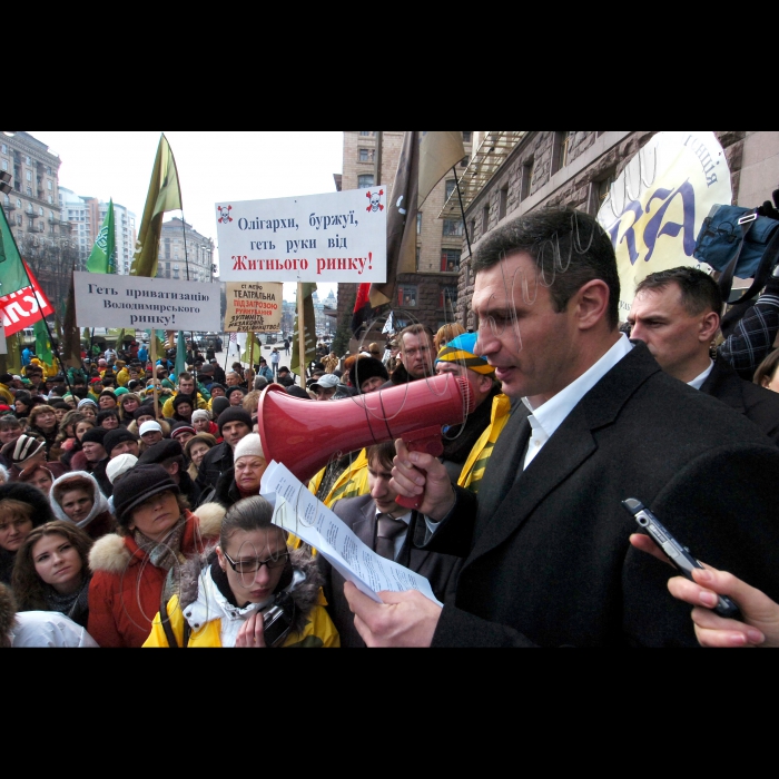 26 лютого 2010 пікети біля КМДА проти незаконного рішення Київміськради про приватизацію столичних ринків «Володимирський» і Житній, а також на підтримку підприємців і робітників цих ринків.
Під час заходу відбувся символічний ярмарок, в рамках якого робітники ринків торгуватимуть продуктами і товарами.