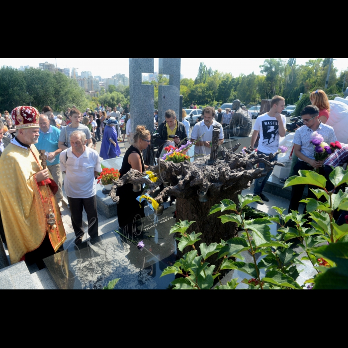 26 серпня 2016 відбулися заходи, присвячені 75-річчю з дня народження Богдана Ступки.
Відкриття пам`ятника  Богдану Ступці. Автор: Михайло Рева, Одеса (Байкове кладовище, вул. Байкова, 6).