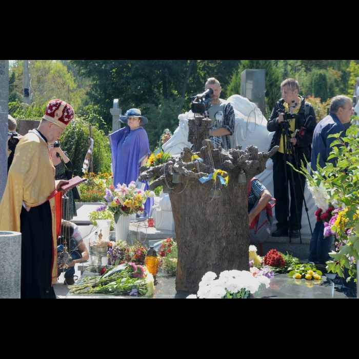 26 серпня 2016 відбулися заходи, присвячені 75-річчю з дня народження Богдана Ступки.
Відкриття пам`ятника  Богдану Ступці. Автор: Михайло Рева, Одеса (Байкове кладовище, вул. Байкова, 6).