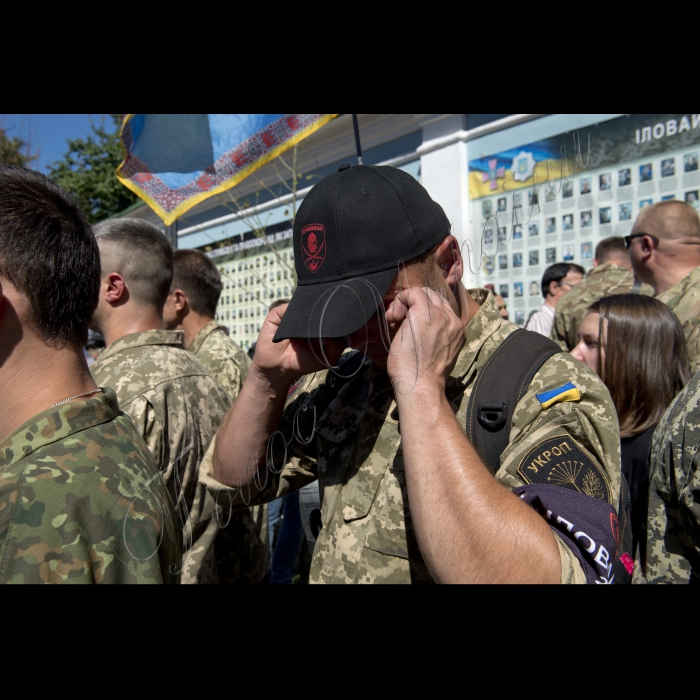 На Михайлівській площі відбувся День Пам’яті за загиблими в Іловайській трагедії.