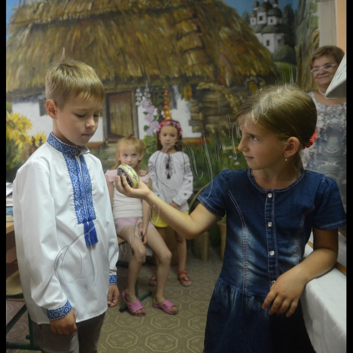 Києво-Святошинський район.  Село Софіївська Борщагівка. Загальноосвітня середня школа.