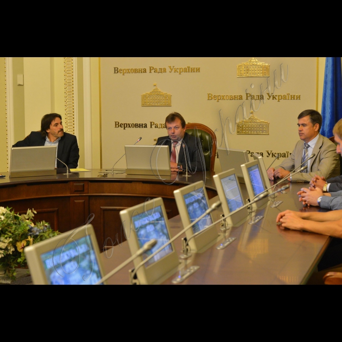 2 вересня 2016 презентація пілотного проекту «Електронна погоджувальна рада» у ВР України.
Заступник керівника апарату ВР Микола Шевчук, Перший заступник керівника апарату ВР Володимир Слишинський, 
Керівник Управління комп’ютеризованих систем Олексій Сидоренко.