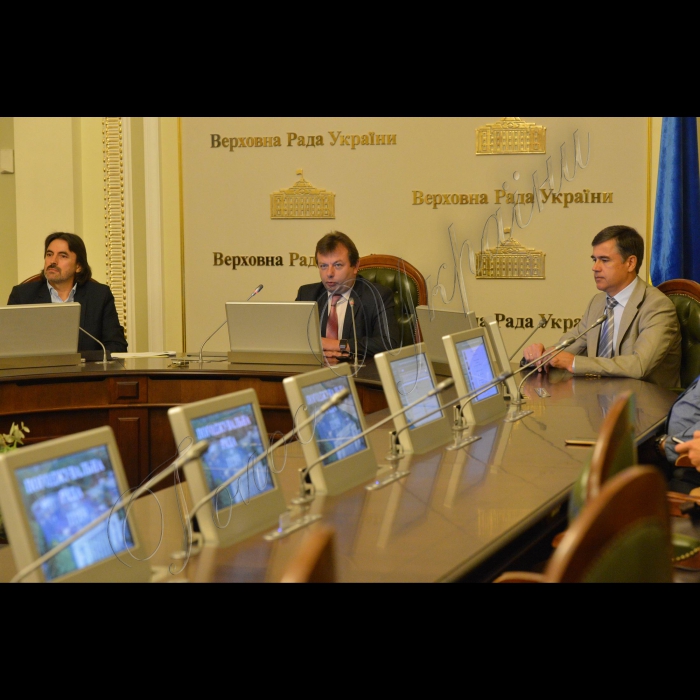2 вересня 2016 презентація пілотного проекту «Електронна погоджувальна рада» у ВР України.
Заступник керівника апарату ВР Микола Шевчук, Перший заступник керівника апарату ВР Володимир Слишинський, 
Керівник Управління комп’ютеризованих систем Олексій Сидоренко.