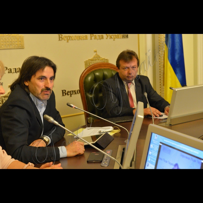 2 вересня 2016 презентація пілотного проекту «Електронна погоджувальна рада» у ВР України.
Перший заступник керівника апарату ВР Володимир Слишинський, заступник керівника апарату ВР Микола Шевчук.