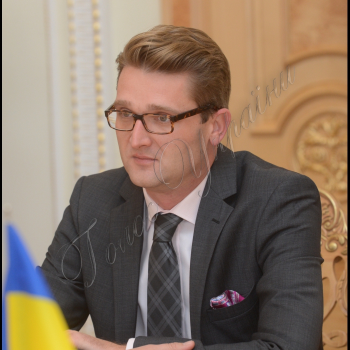 21 вересня 2016 Голова Верховної Ради України Андрій Парубій зустрівся з Надзвичайним і Повноважним Послом Румунії в Україні К-Л. Цуркану (Крістіан-Леон Цуркану).