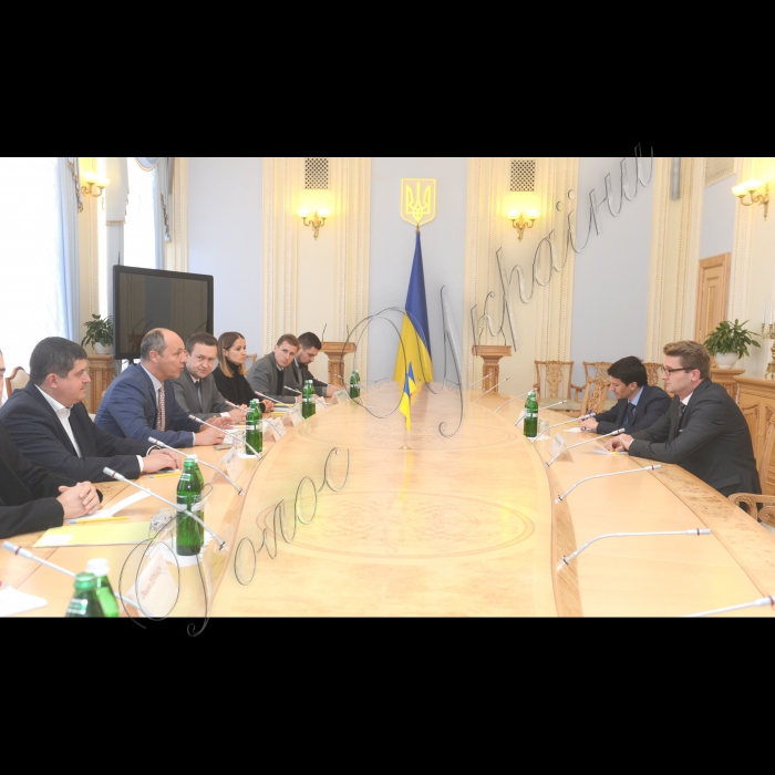 21 вересня 2016 Голова Верховної Ради України Андрій Парубій зустрівся з Надзвичайним і Повноважним Послом Румунії в Україні К-Л. Цуркану (Крістіан-Леон Цуркану).