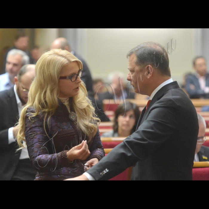 22 вересня 2016 засідання Верховної Ради України.
Юлія Тимошенко Б, Олег Ляшко РП.