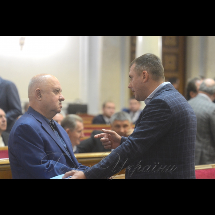 5 жовтня 2016 засідання Верховної Ради.
Віктор Развадовський, Ігор Молоток ВОЛЯ.