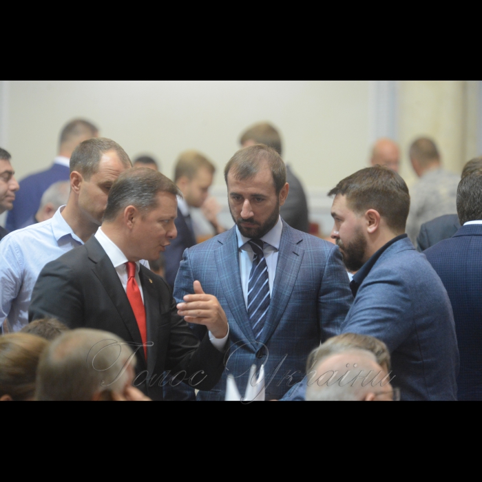 5 жовтня 2016 засідання Верховної Ради.
Олег Ляшко, Сергій Рибалко, Андрій Лозовий РП.