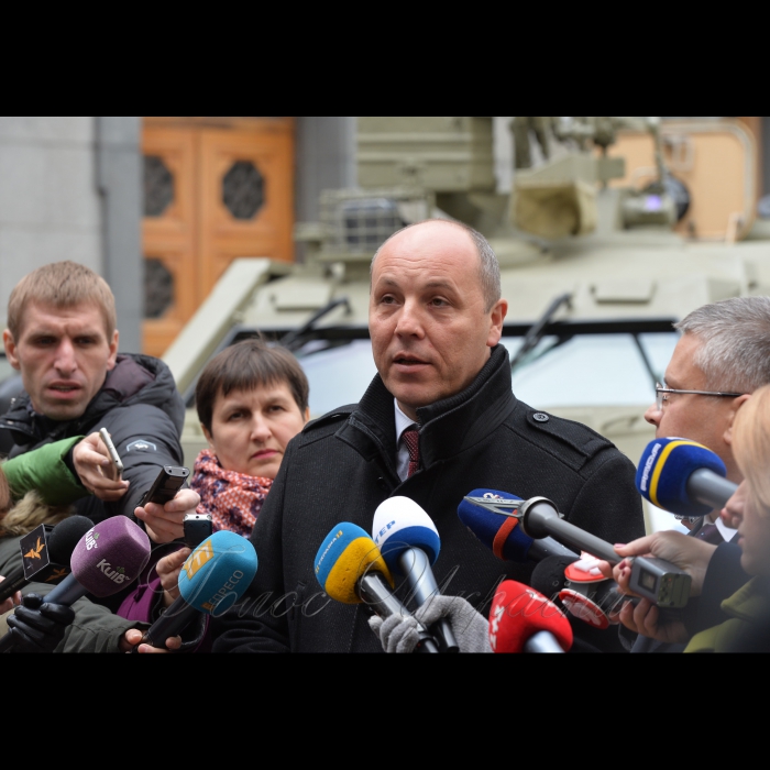 18 жовтня 2016 Голова Верховної Ради України Андрій Парубій оглянув сучасні військові розробки ДК «Укроборонпром».