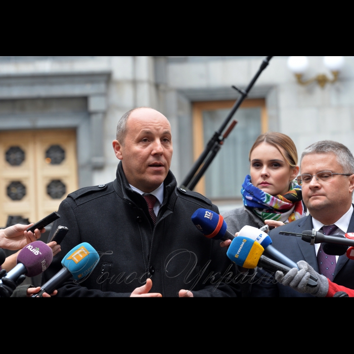 18 жовтня 2016 Голова Верховної Ради України Андрій Парубій оглянув сучасні військові розробки ДК «Укроборонпром».