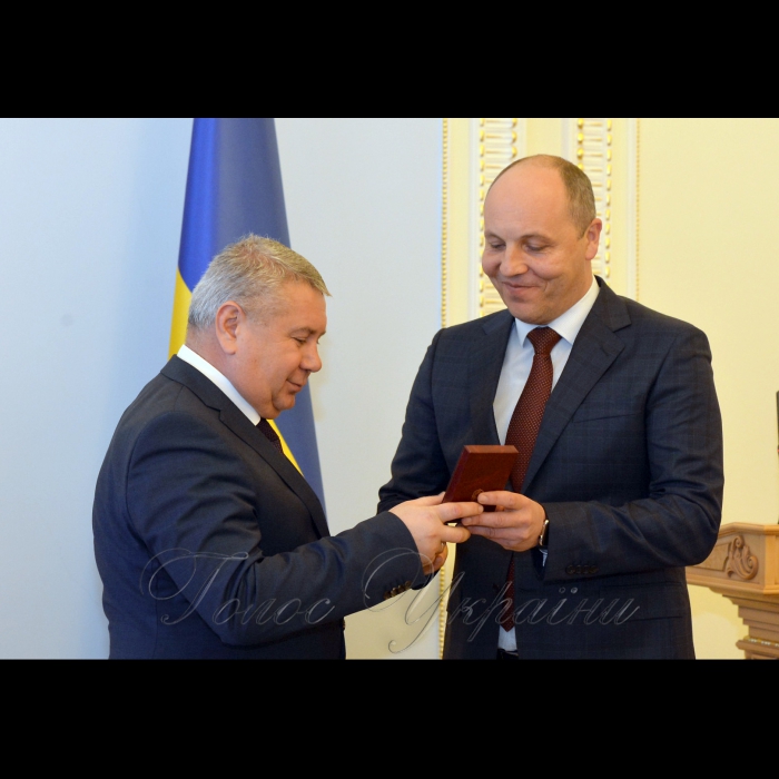 18 жовтня 2016 голова Верховної Ради України Андрій Парубій нагородив за вагомий особистий внесок у захист національних інтересів України, її суверенітету та територіальної цілісності, мужність та героїзм, проявлені під час виконання бойових завдань у зоні проведення Антитерористичної операції на сході України, активну громадську діяльність народних депутатів України.
Андрій Антонищак - орденом Богдана Хмельницкого ІІІ ступеня.