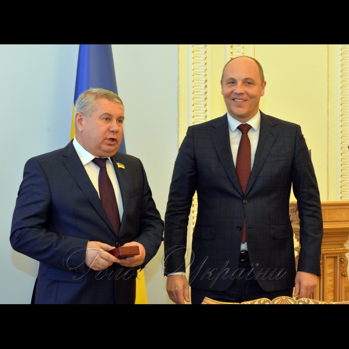 18 жовтня 2016 голова Верховної Ради України Андрій Парубій нагородив за вагомий особистий внесок у захист національних інтересів України, її суверенітету та територіальної цілісності, мужність та героїзм, проявлені під час виконання бойових завдань у зоні проведення Антитерористичної операції на сході України, активну громадську діяльність народних депутатів України.
Андрій Антонищак - орденом Богдана Хмельницкого ІІІ ступеня.