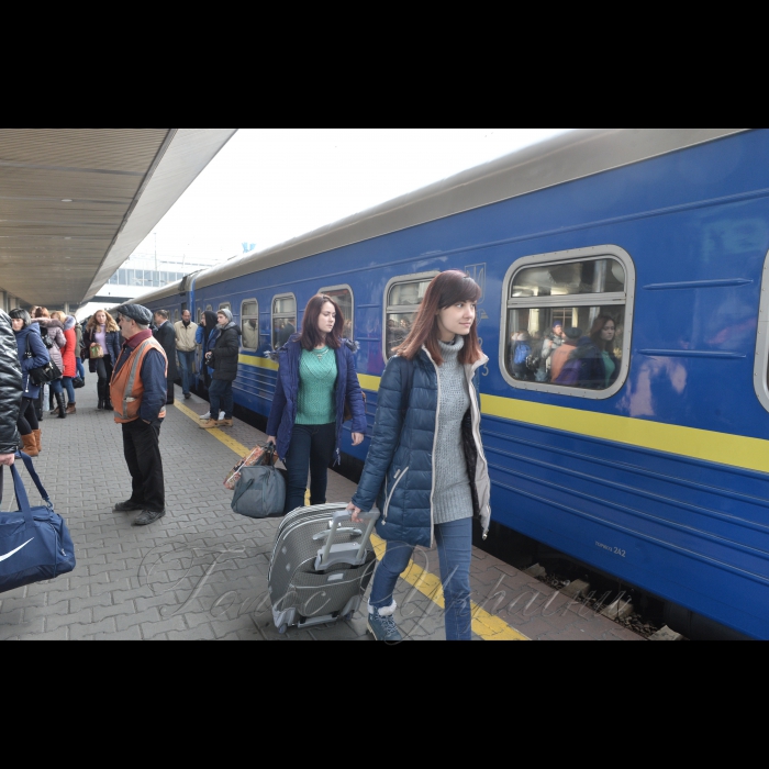 20 жовтня 2016 з Центрального залізничного вокзалу міста Києва вирушає «Потяг Єднання України «Труханівська Січ». Пасажири потягу — митці, волонтери, громадські діячі — проведуть концерти, лекції, майстер-класи у навчальних закладах та Будинках культури за маршрутом пересування. Цього разу поїзд проїде центральними та західними регіонами України. Зокрема, колектив потягу відвідає Житомирську, Вінницьку, Хмельницьку, Тернопільську, Львівську та Волинську області. Це вже третя подібна акція, яка проводиться за ініціативи Президента України — Верховного Головнокомандувача Збройних Сил України.