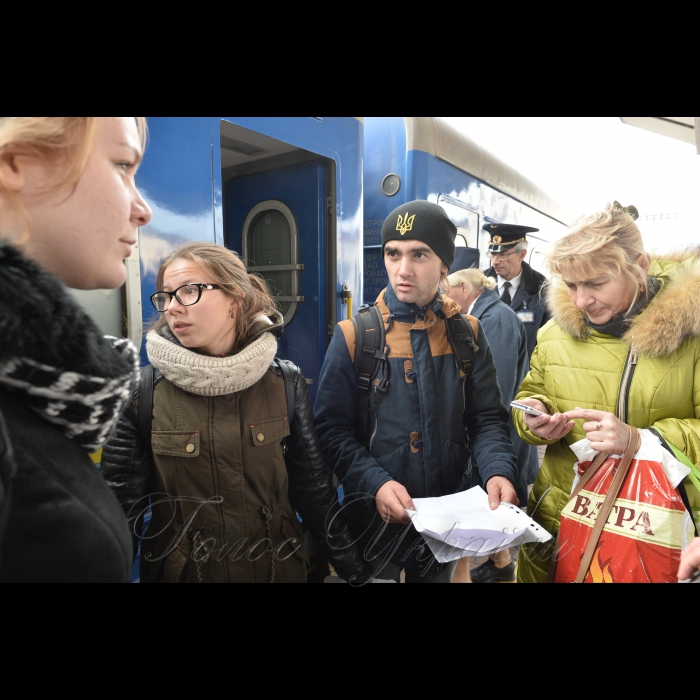 20 жовтня 2016 з Центрального залізничного вокзалу міста Києва вирушає «Потяг Єднання України «Труханівська Січ». Пасажири потягу — митці, волонтери, громадські діячі — проведуть концерти, лекції, майстер-класи у навчальних закладах та Будинках культури за маршрутом пересування. Цього разу поїзд проїде центральними та західними регіонами України. Зокрема, колектив потягу відвідає Житомирську, Вінницьку, Хмельницьку, Тернопільську, Львівську та Волинську області. Це вже третя подібна акція, яка проводиться за ініціативи Президента України — Верховного Головнокомандувача Збройних Сил України.