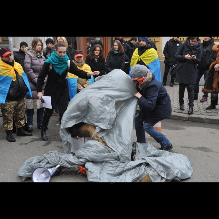 28 жовтня 2016 Громадянська ініціатива Євромайдан SOS провела акцію біля Адміністрації Президента. 
24 жовтня 2016 року Генпрокурор України підписав Наказ номер 79 для вдосконалення роботи Генеральної прокуратури. Даний наказ об’єднав справи майданівців зі справою Януковича і може призвести до безкарності організованого злочинного угрупування, яке здійснювало переслідування мирного протесту та грабувало країну впродовж 2010-2014 років. 