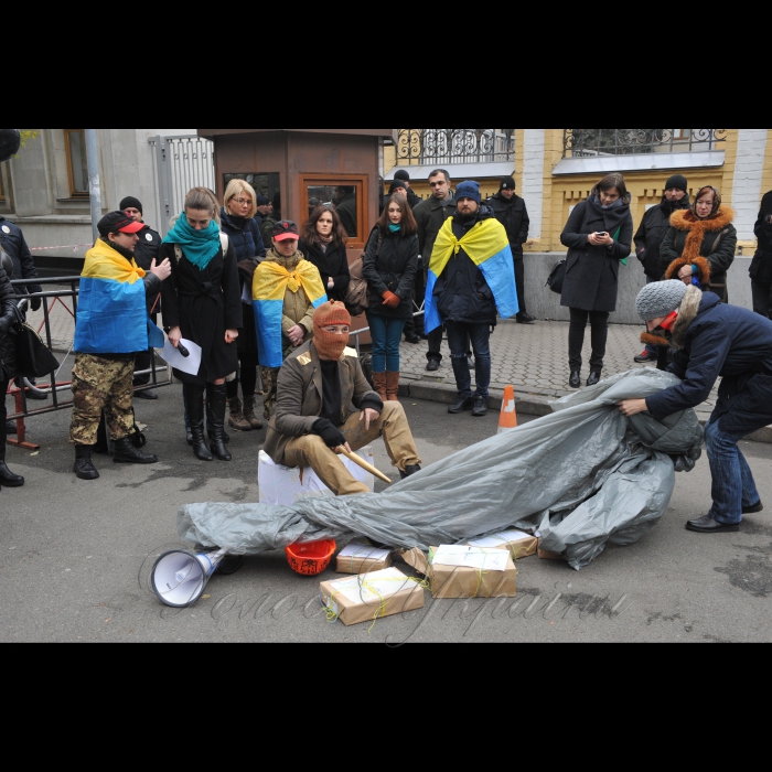 28 жовтня 2016 Громадянська ініціатива Євромайдан SOS провела акцію біля Адміністрації Президента. 
24 жовтня 2016 року Генпрокурор України підписав Наказ номер 79 для вдосконалення роботи Генеральної прокуратури. Даний наказ об’єднав справи майданівців зі справою Януковича і може призвести до безкарності організованого злочинного угрупування, яке здійснювало переслідування мирного протесту та грабувало країну впродовж 2010-2014 років. 