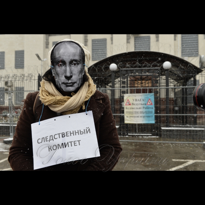 2 листопада 2016 Київ. Біля посольства РФ в Україні (м.Київ, Повітрофлотський просп. 27) відбулася акція-перфоманс «Росія поставила на конвеєр розправи над українськими журналістами». Акція приурочена до Міжнародного дня ООН за припинення безкарності за злочини проти журналістів.