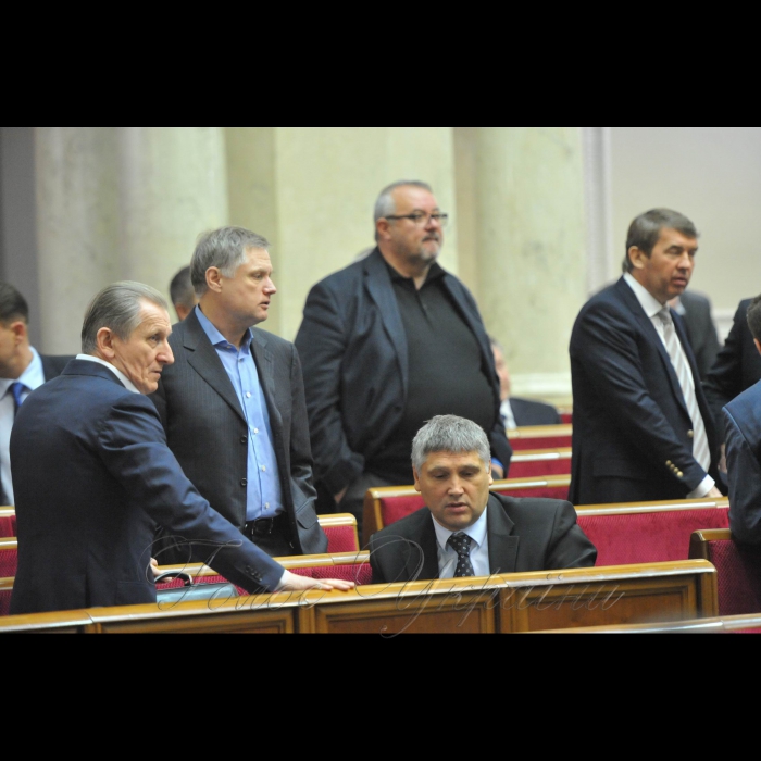 2 листопада 2016 пленарне засідання Верховної Ради України.
Опозиційний блок - Мороко Юрій, Білий Олексій, Мірошниченко Юрій.