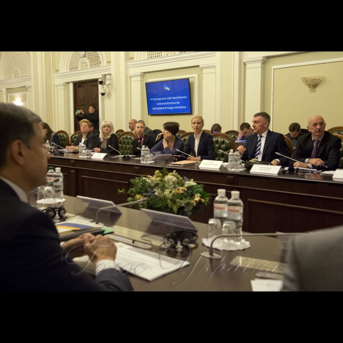 4 листопада 2016 у Верховній Раді презентовано нові е-ресурси, що допоможуть зробити діяльність Парламенту більш прозорою та надати громадянам можливість брати активну участь у процесі обговорення законопроектів до того, як вони виносяться на розгляд профільних парламентських комітетів.  