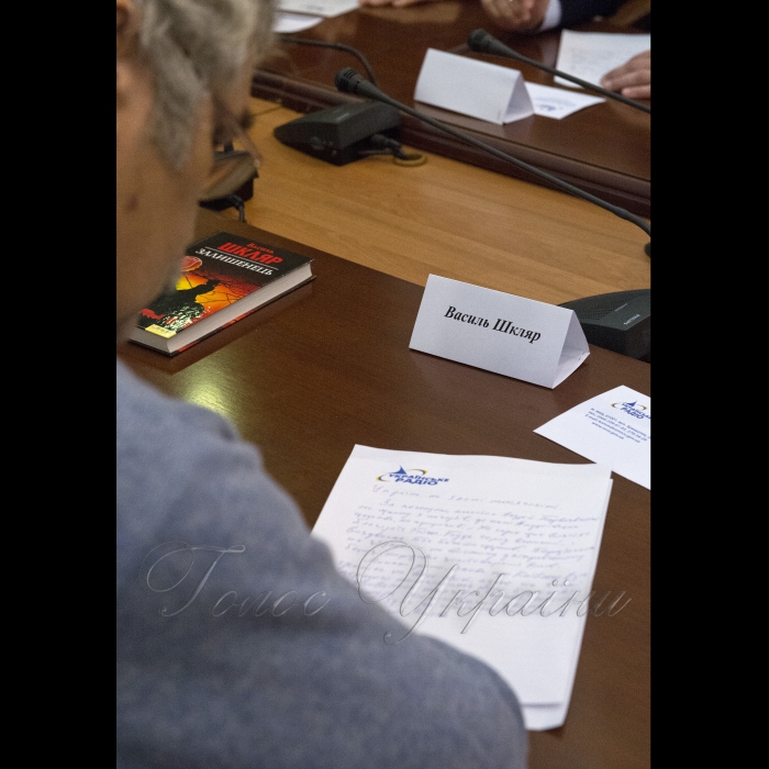 9 листопада 2016 у День української писемності та мови, віце-прем’єр-міністр України В’ячеслав Кириленко взяв участь у написанні XVІ радіодиктанту національної єдності. Захід проводиться щорічно на Українському радіо (прес-центр Українського радіо).