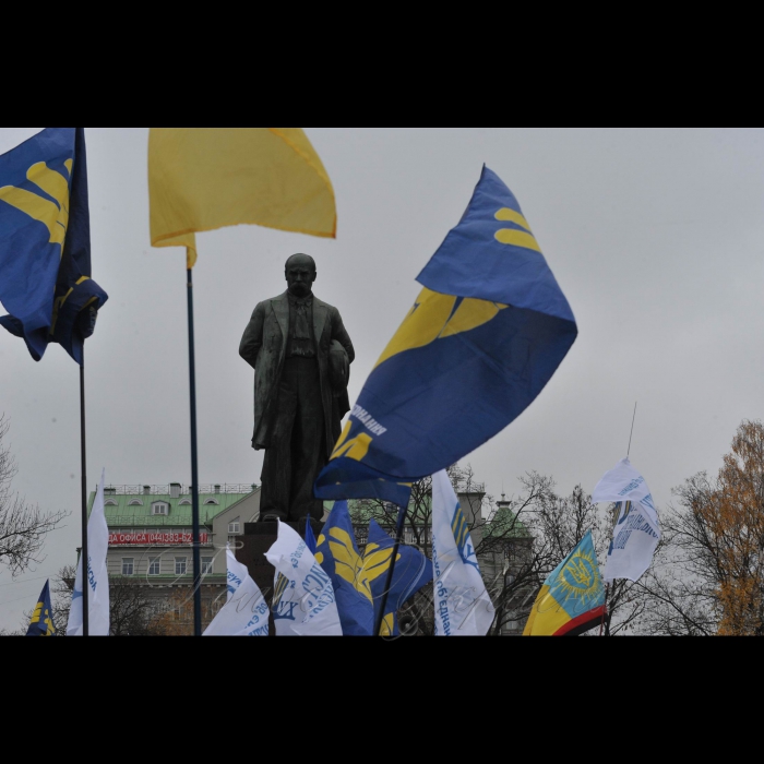 9 листопада 2016 у День української писемності та мови  біля пам’ятника Тарасові Шевченку у Києві Всеукраїнське об’єднання «Рух захисту української мови» проведе віче і концерт, а також ходу проти русифікації України.