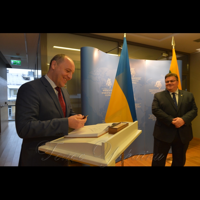 28 листопада 2016 візит Голови Верховної Ради України Андрія Парубія до Литовської Республіки.
Зустріч Голови ВРУ Андрія Парубія з в.о. Міністра закордонних справ ЛР Лінас Лінкявічюсом.