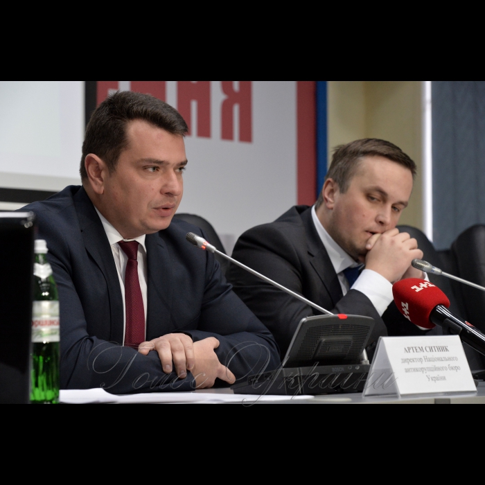 8 грудня 2016 відбувся спільний брифінг директора Національного антикорупційного бюро України Артема Ситника та заступника генерального прокурора – керівника Спеціалізованої антикорупційної прокуратури Назара Холодницького на тему: