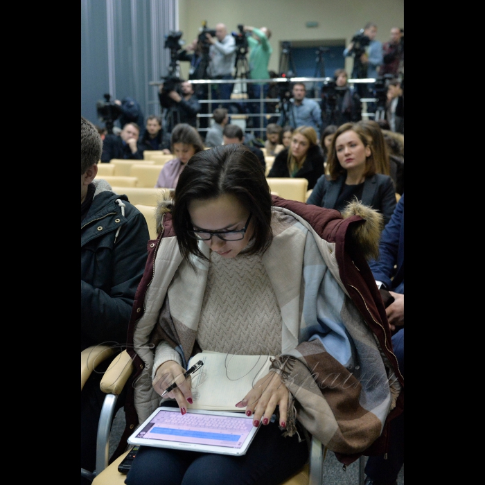8 грудня 2016 відбувся спільний брифінг директора Національного антикорупційного бюро України Артема Ситника та заступника генерального прокурора – керівника Спеціалізованої антикорупційної прокуратури Назара Холодницького на тему:
