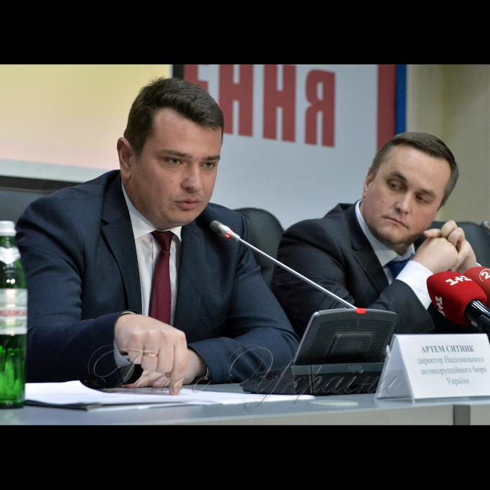 8 грудня 2016 відбувся спільний брифінг директора Національного антикорупційного бюро України Артема Ситника та заступника генерального прокурора – керівника Спеціалізованої антикорупційної прокуратури Назара Холодницького на тему: