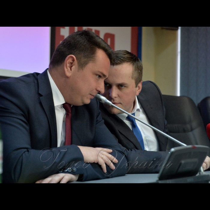8 грудня 2016 відбувся спільний брифінг директора Національного антикорупційного бюро України Артема Ситника та заступника генерального прокурора – керівника Спеціалізованої антикорупційної прокуратури Назара Холодницького на тему: