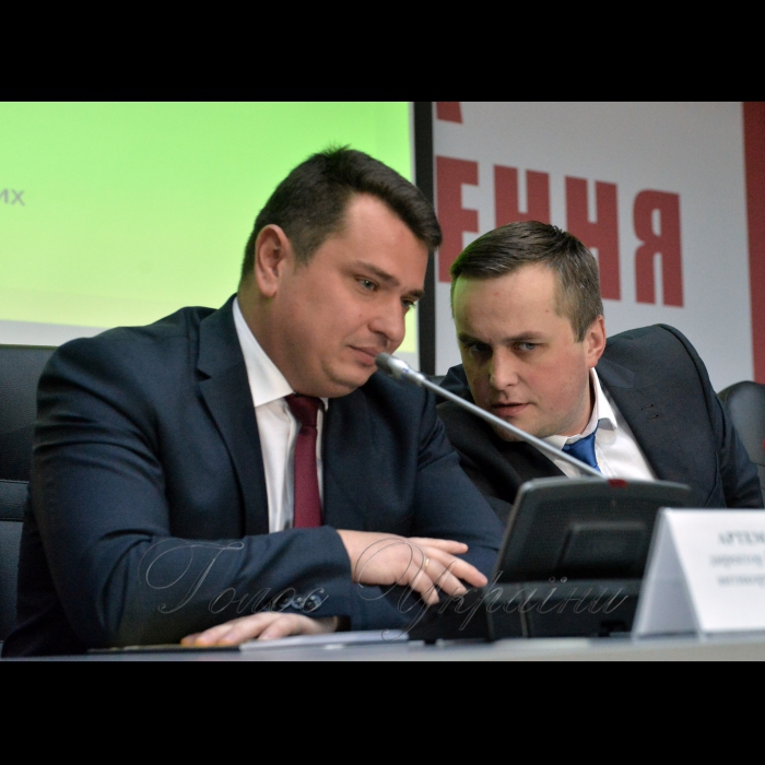 8 грудня 2016 відбувся спільний брифінг директора Національного антикорупційного бюро України Артема Ситника та заступника генерального прокурора – керівника Спеціалізованої антикорупційної прокуратури Назара Холодницького на тему: