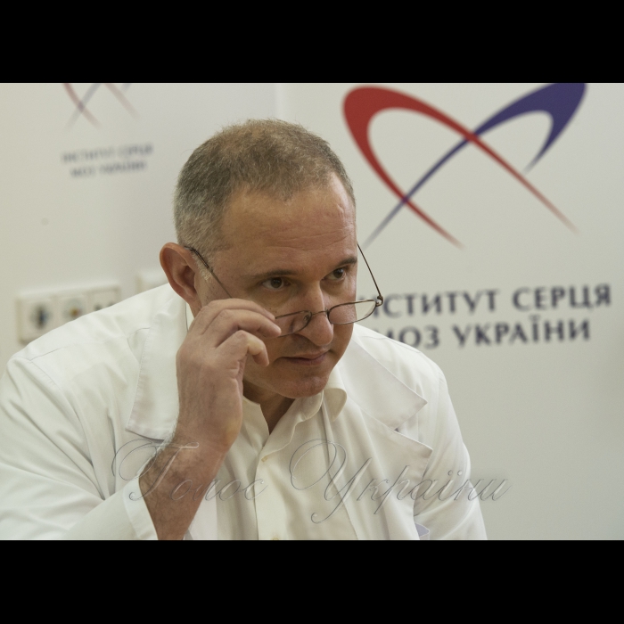 16 грудня 2016 Інститут серця МОЗ України. На базі Інституту Серця відбувся майстер-клас за участю провідного польського кардіохірурга Романа Пшибильського.
Майстер-клас відбувся в рамках програми співпраці між Силезським Центром хвороб серця та Інститутом Серця. В рамках майстер-класу доктор Роман Пшибильський разом із директором Інституту Серця, професором Борисом Тодуровим виконали дві новаторські операції із заміни патологічно зміненого аортального клапану пацієнтів на біологічний клапан, який був зроблений із власної навколосерцевої сумки хворих (операція Озакі).