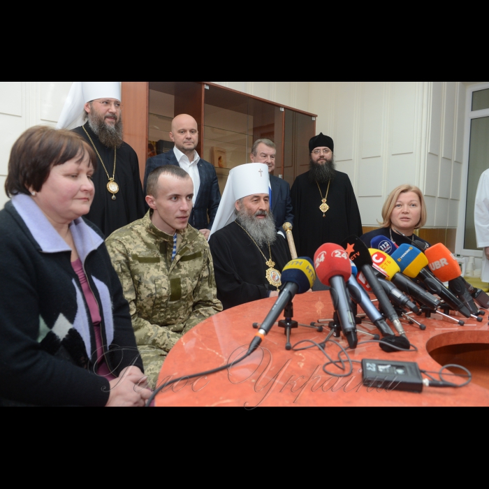 19 грудня 2016 звільнений кіборг Тарас Колодій зустрівся з першим заступником голови ВР Іриною Геращенко.