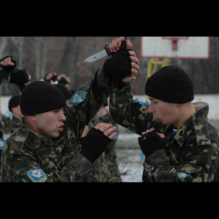 17 лютого 2009 виїзд представників ЗМІ до розташування 95-ї окремої аеромобільної бригади армійського корпусу (м. Житомир). Ознайомлення з організацією бойової підготовки десантних підрозділів (зокрема на повітряно-десантному комплексі, вогнева підготовка).