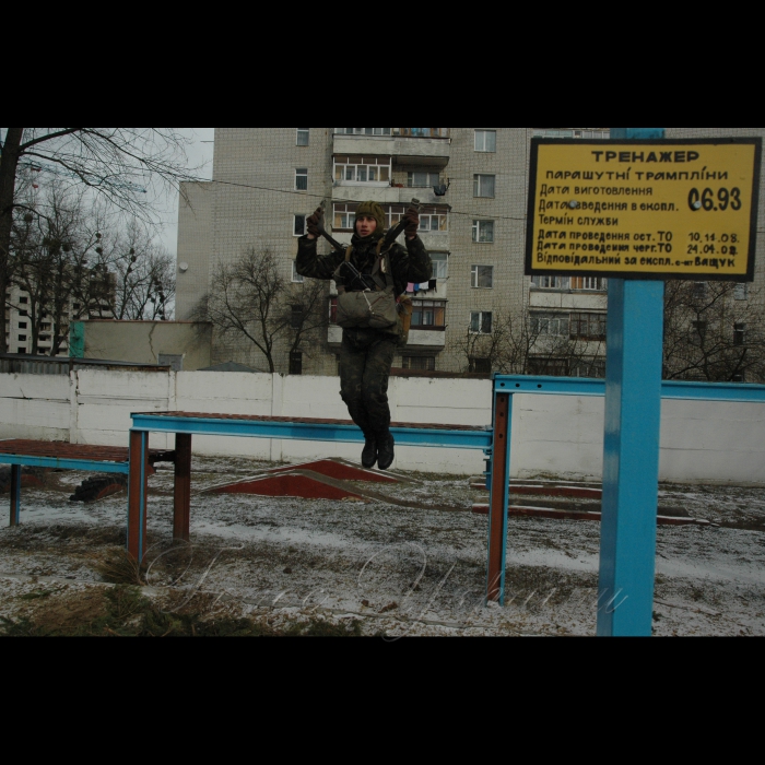 17 лютого 2009 виїзд представників ЗМІ до розташування 95-ї окремої аеромобільної бригади армійського корпусу (м. Житомир). Ознайомлення з організацією бойової підготовки десантних підрозділів (зокрема на повітряно-десантному комплексі, вогнева підготовка).