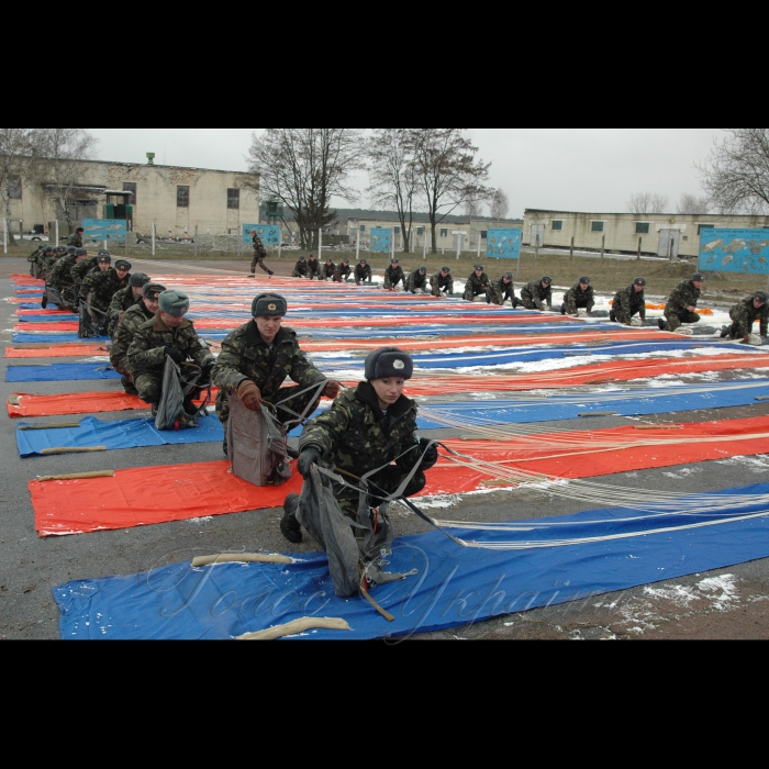 17 лютого 2009 виїзд представників ЗМІ до розташування 95-ї окремої аеромобільної бригади армійського корпусу (м. Житомир). Ознайомлення з організацією бойової підготовки десантних підрозділів (зокрема на повітряно-десантному комплексі, вогнева підготовка).