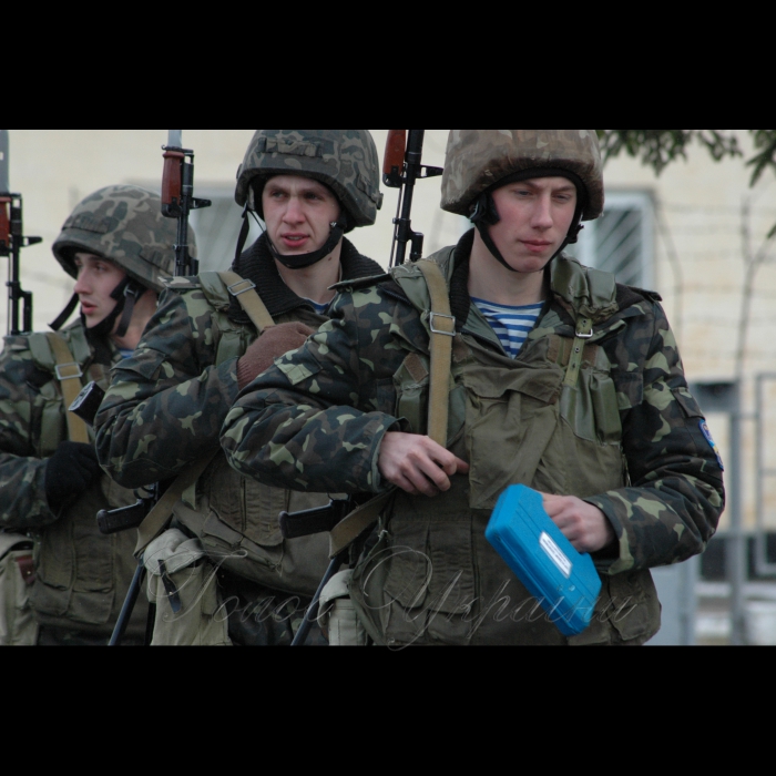17 лютого 2009 виїзд представників ЗМІ до розташування 95-ї окремої аеромобільної бригади армійського корпусу (м. Житомир). Ознайомлення з організацією бойової підготовки десантних підрозділів (зокрема на повітряно-десантному комплексі, вогнева підготовка).