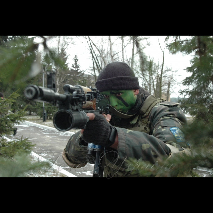 17 лютого 2009 виїзд представників ЗМІ до розташування 95-ї окремої аеромобільної бригади армійського корпусу (м. Житомир). Ознайомлення з організацією бойової підготовки десантних підрозділів (зокрема на повітряно-десантному комплексі, вогнева підготовка).