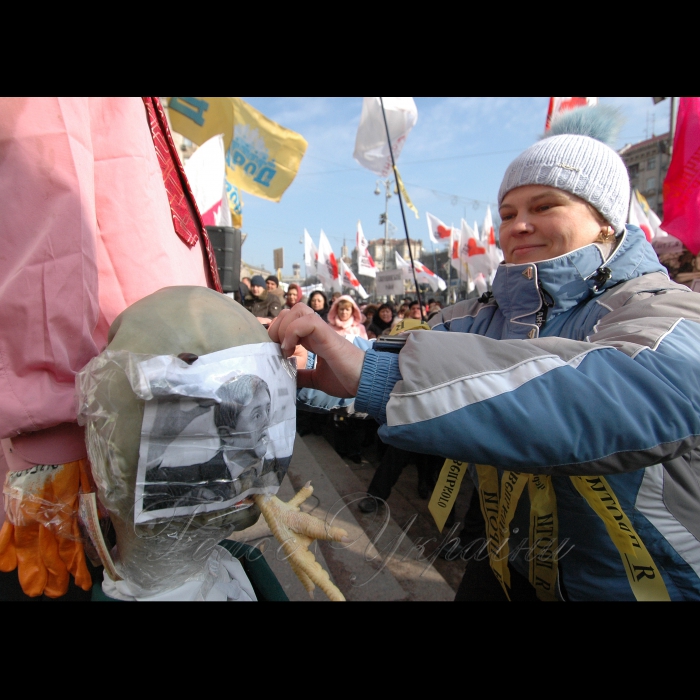 5 березня 2009 під стінами КМДА відбувся організований мітинг підприємців за участю 5000 представників малого та середнього бізнесу Києва, також до них приєднались підприємці Дніпропетровська, Дніпродзержинська, Львова та Донецька.
Мітингуючі закликали лідерів політичних партій та фракцій підтримати рішення, прийняті 12 лютого, упродовж засідання КМР та розглянути пакет альтернативних пропозицій, спрямованих на можливість повноцінного функціонування та розвитку як малого так і середнього бізнесу Києва.