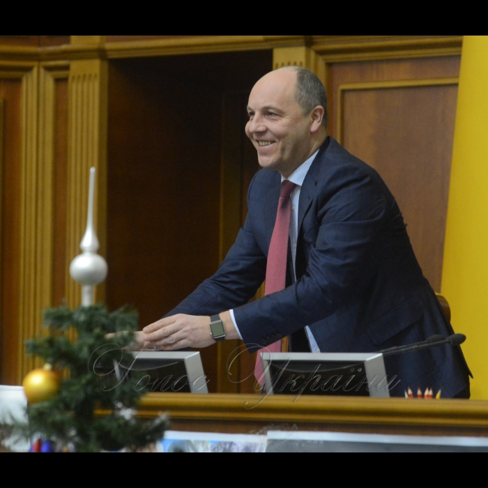 22 грудня 2016 пленарне засідання Верховної Ради України.
Голова ВР Андрій Парубій.