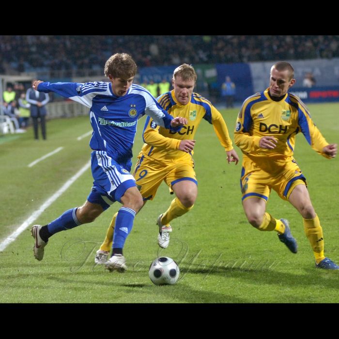 12 березня 2009 Київ, 12 березня 2009. На стадіоні «Динамо» імені Валерія Лобановського у матчі 1/8 фіналу Кубка УЄФА між київським «Динамо» та харківським «Металістом» рахунок 1:0. На 54-й хвилині матчу динамівець Вукоєвич забив гол у ворота гостей.