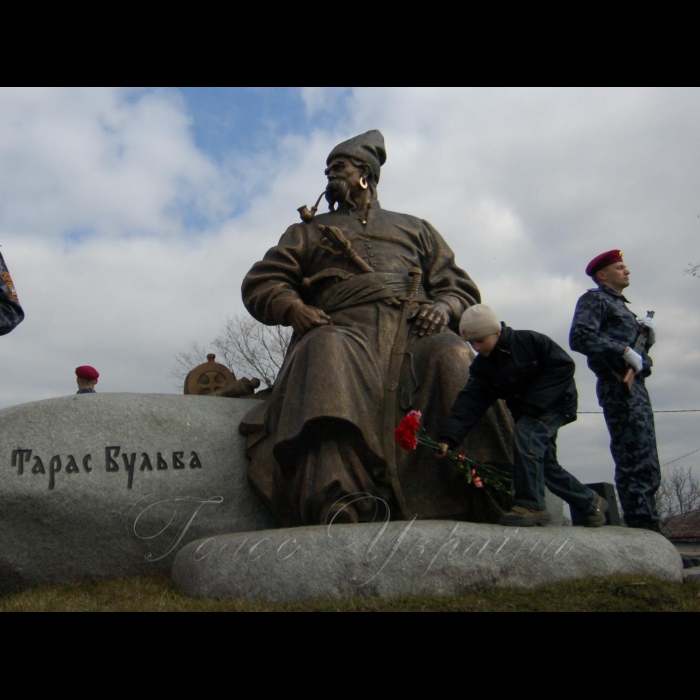1 квітня 2009 село Келеберда, Кременчуцький район Полтавська область. Відкриття пам’ятника Тарасу Бульбі.