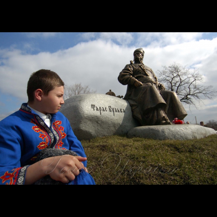 1 квітня 2009 село Келеберда, Кременчуцький район Полтавська область. Відкриття пам’ятника Тарасу Бульбі.
